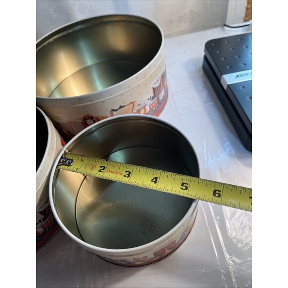 Christmas Design tins, lot of 3, Nesting tins, all the same pattern - Picture 7 of 8